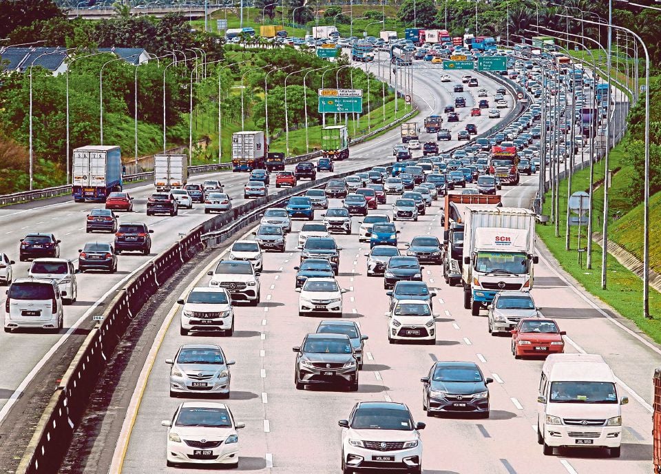 Trafik Hari Pertama BDR Terkawal, Beberapa Lebuh Raya Perlahan