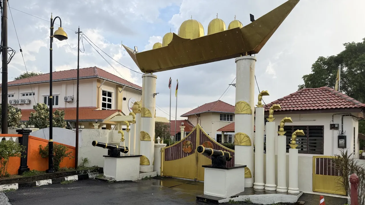 Empat Undang Tarik Balik Semakan Kehakiman Berkait Kedudukan Tuanku Muhriz